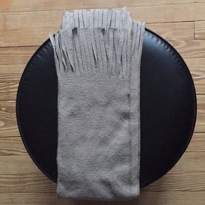 GRAY ADULT PLEATED WINTER SCARF! 100% POLYESTER.